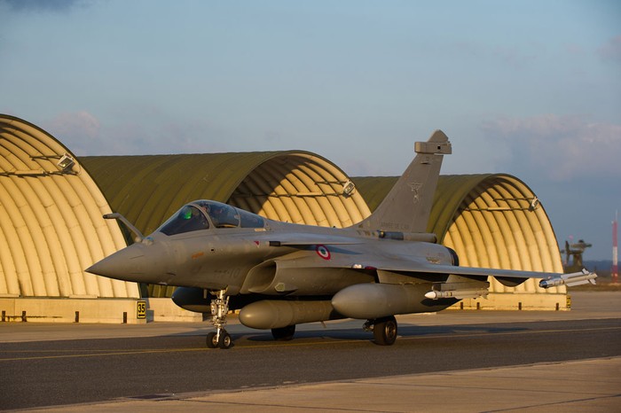 Những chiến đấu cơ của Pháp trực tiếp tham gia tấn công quân sự ở Libya